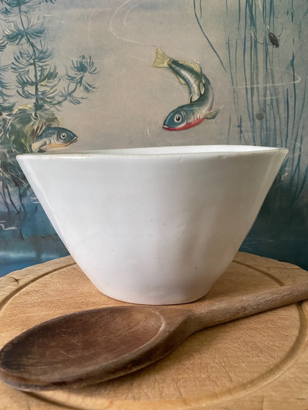 A white ceramic vintage jelly mould