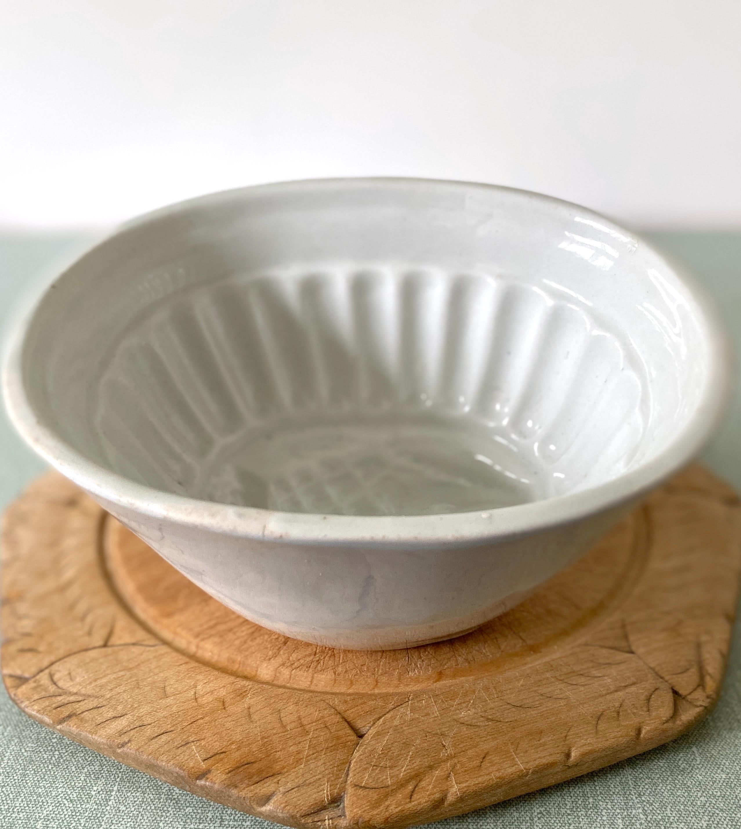 A white ceramic vintage jelly mould
