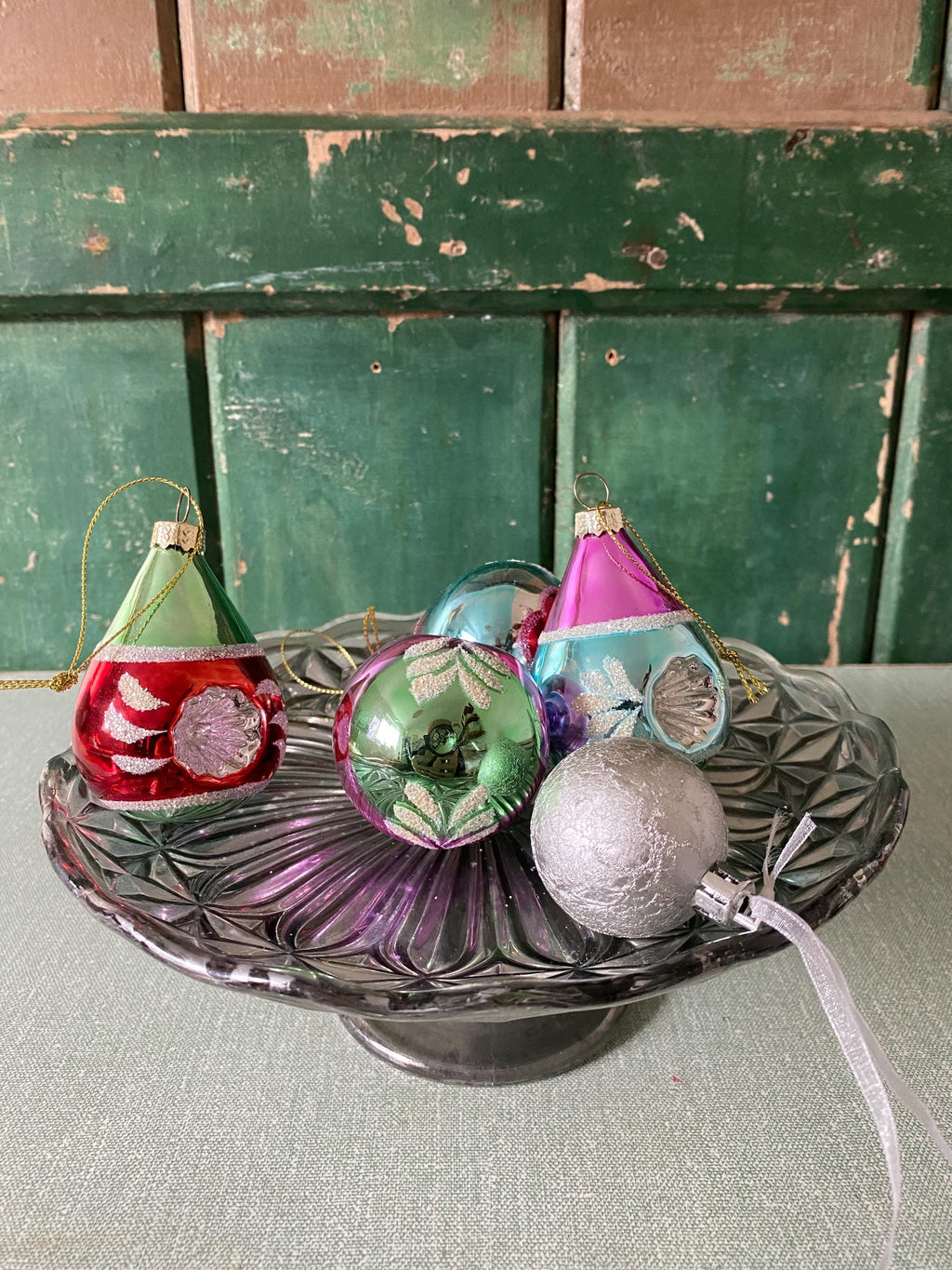 glass cake stand