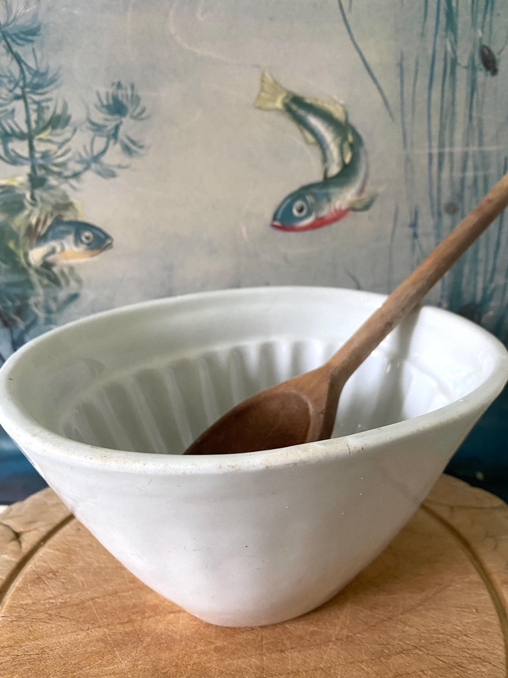 A white ceramic vintage jelly mould
