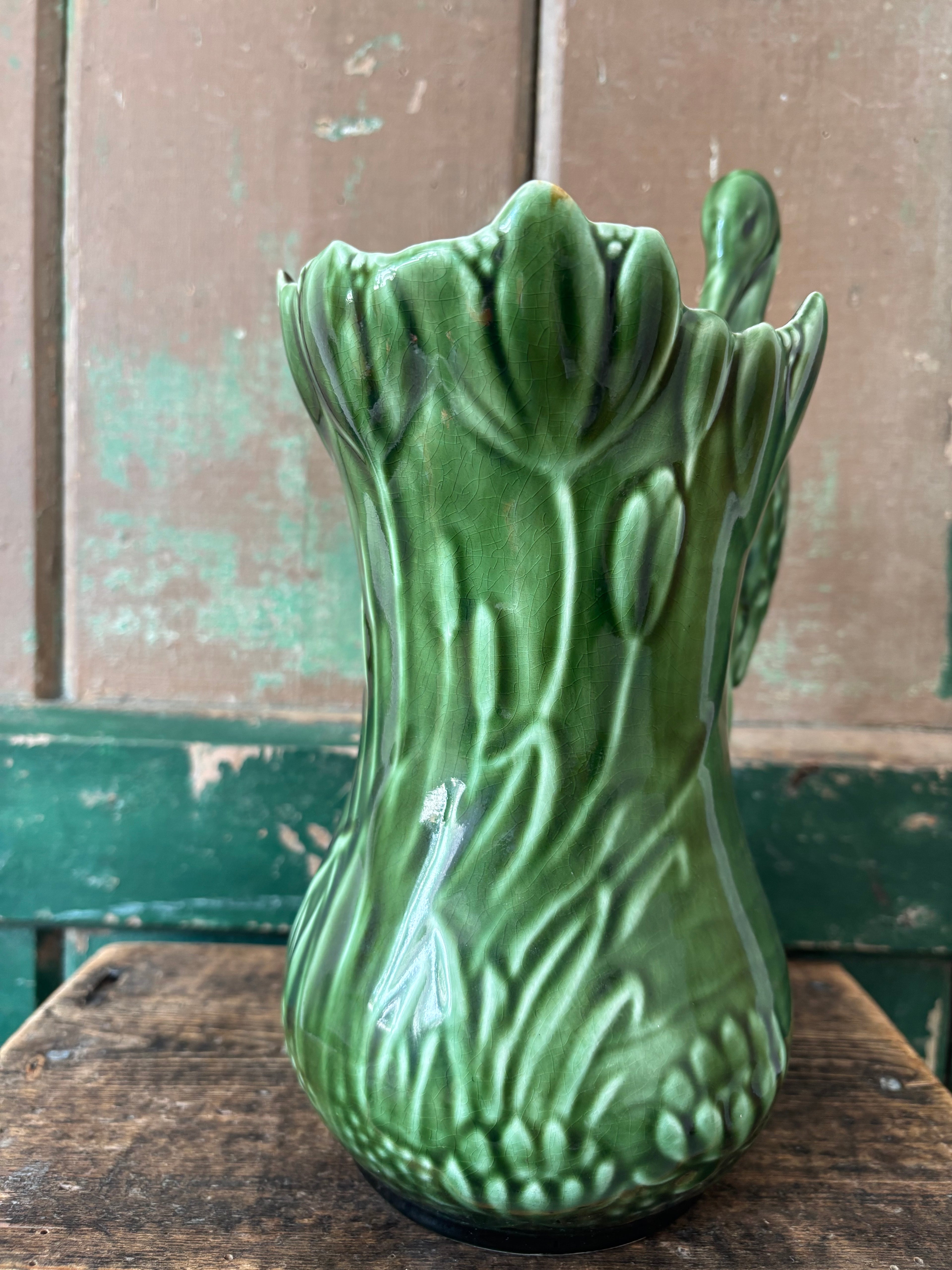 Sylvac Heron vase in green, model no 4069.