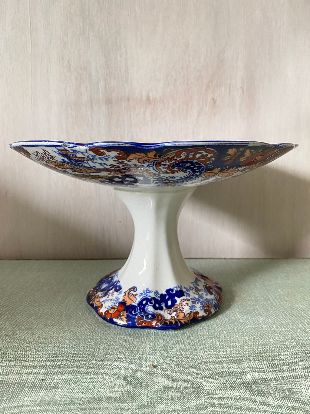 Decorative ceramic pedestal dish 