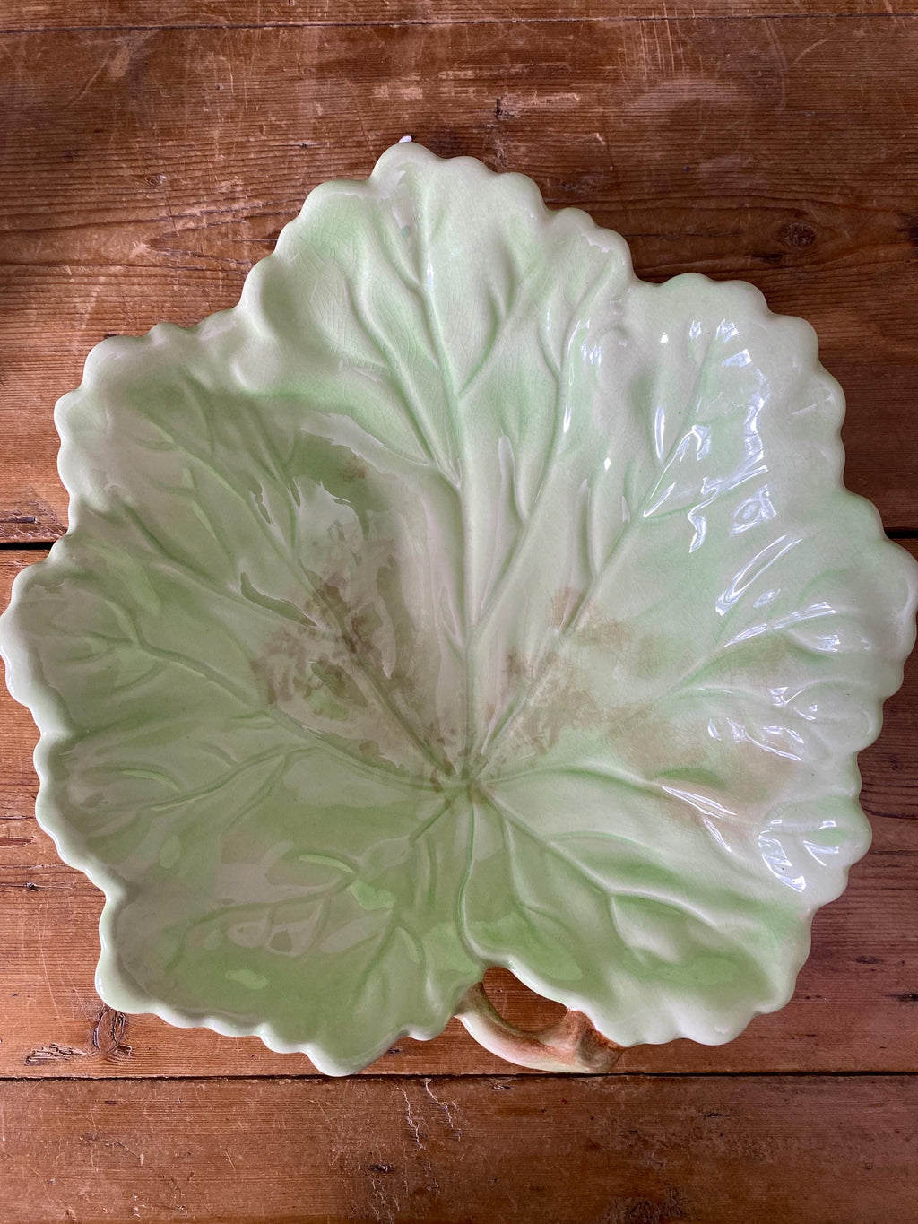 Decorative ceramic leaf-shaped dish