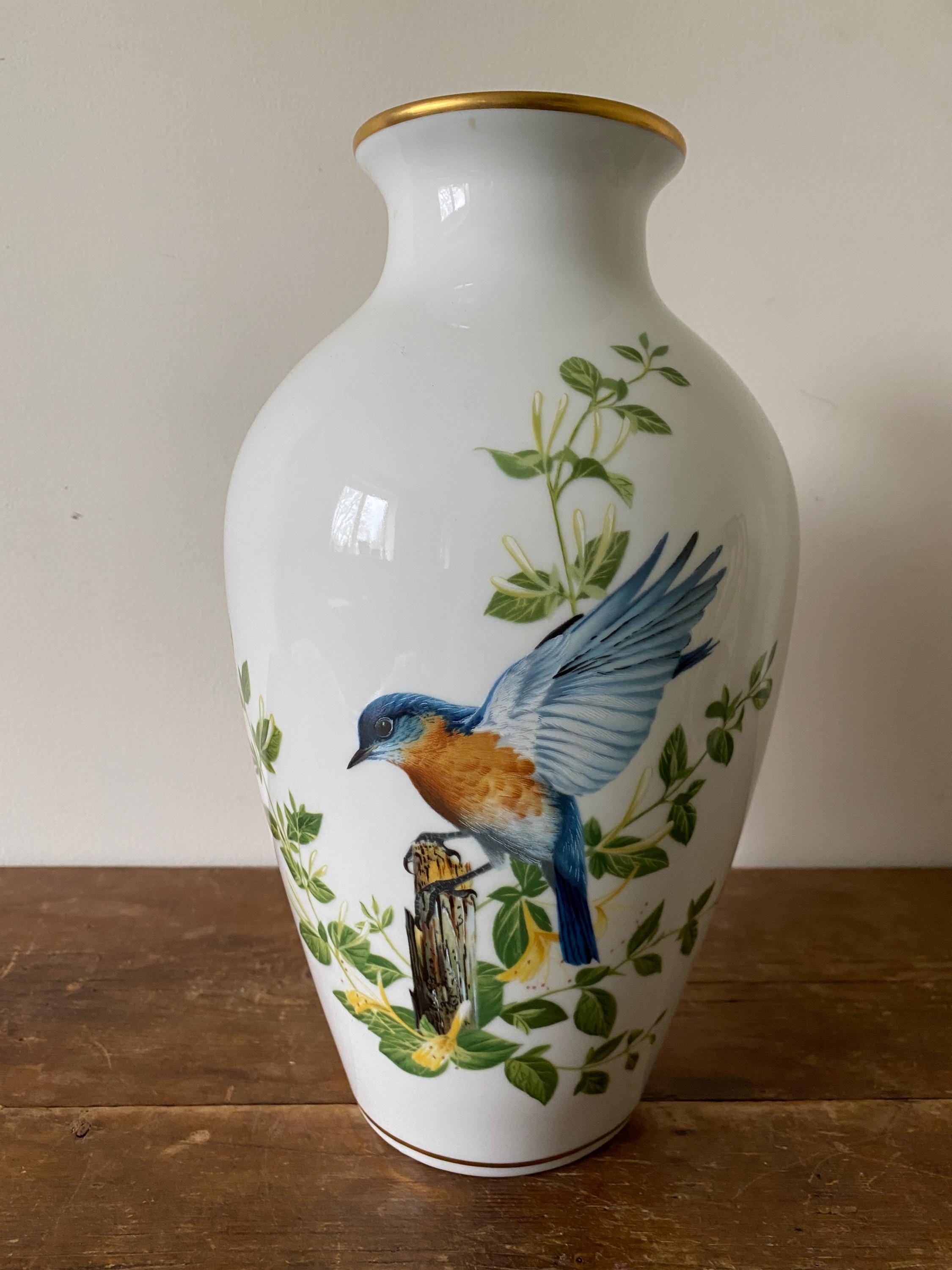 Franklin Mint Vase with bluebird pattern
