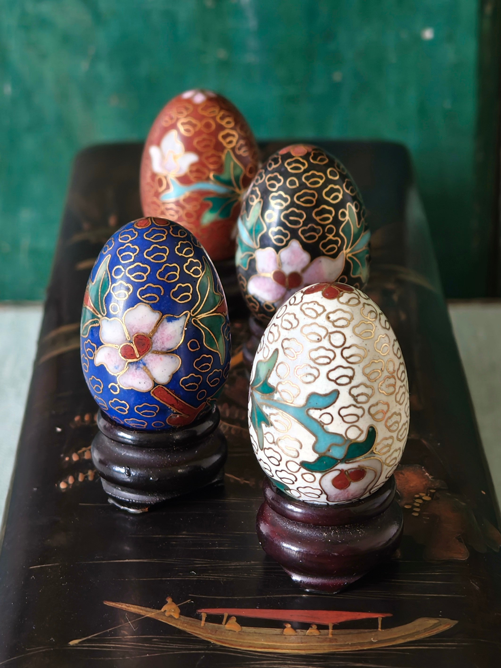 Group of decorative Chinese cloisonne eggs