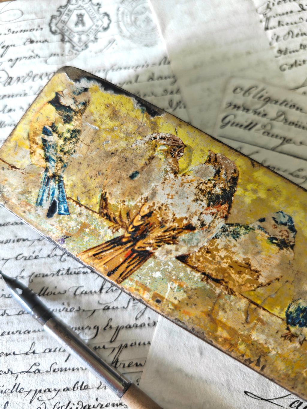 Close-up of birds decoration on box lid