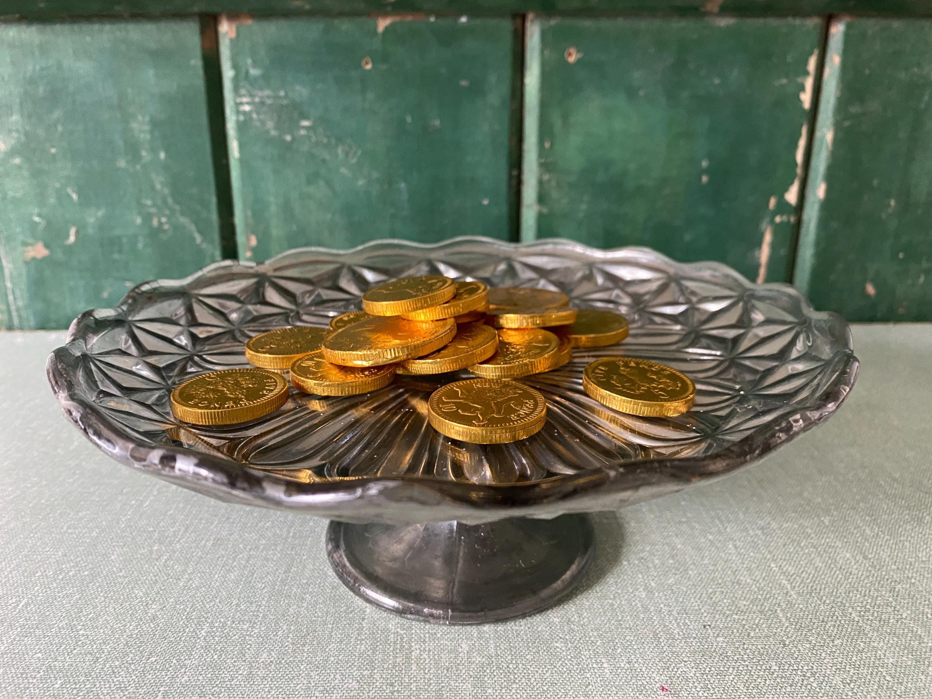 Pedestal cake stand